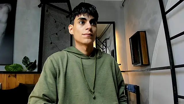 Snapshot of Dani_mc1 chatting on September 24, 2025, 11:06 am Dani mc1 online show from September 24, 2025, 11:06 am