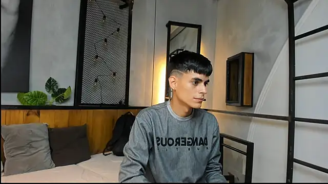 Snapshot of Dani_mc1 chatting on September 29, 2025, 11:27 am Dani mc1 online show from September 29, 2025, 11:27 am