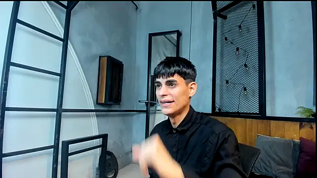 Snapshot of Dani_mc1 chatting on November 19, 2025, 11:32 am Dani mc1 online show from November 19, 2025, 11:32 am