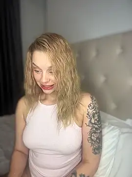 Snapshot of LilyFlamee chatting on November 12, 2025, 12:31 pm LilyFlamee online show from November 12, 2025, 12:31 pm