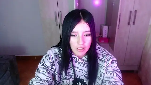 Velvet 28 online show from November 16, 2025, 2:16 am