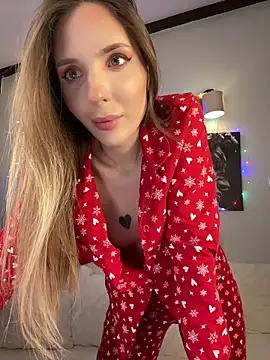 Snapshot of LINA_ALL_EYES_ON_YOU chatting on December 20, 2025, 9:28 pm LINA ALL EYES ON YOU online show from December 20, 2025, 9:28 pm