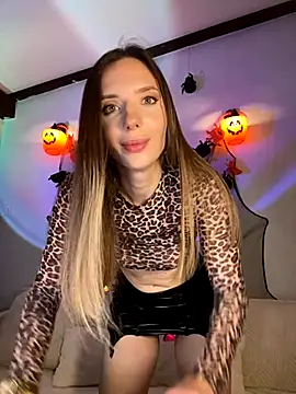 LINA ALL EYES ON YOU online show from October 24, 2025, 7:24 pm