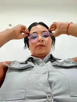 Lily-o online show from November 27, 2025, 2:50 pm