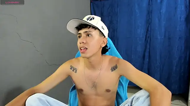 Snapshot of Damien_444 chatting on November 2, 2025, 4:50 am Damien 444 online show from November 2, 2025, 4:50 am