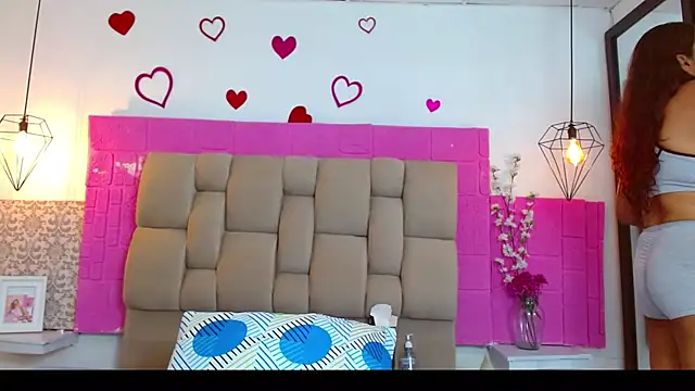 Snapshot of Damary_Leon chatting on November 21, 2025, 7:35 pm Damary Leon online show from November 21, 2025, 7:35 pm