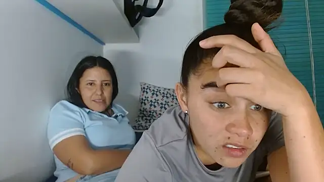 Arieeel 09 online show from April 15, 2026, 7:58 pm