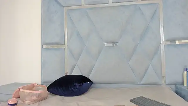 Snapshot of daizasm chatting on December 17, 2025, 12:43 pm daizasm online show from December 17, 2025, 12:43 pm