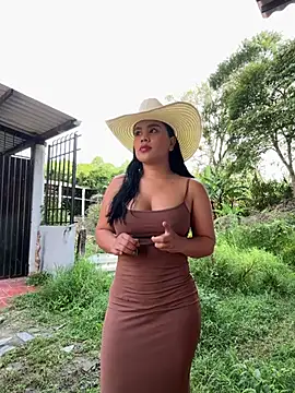 Snapshot of laure_torres chatting on February 7, 2026, 1:41 pm laure torres online show from February 7, 2026, 1:41 pm