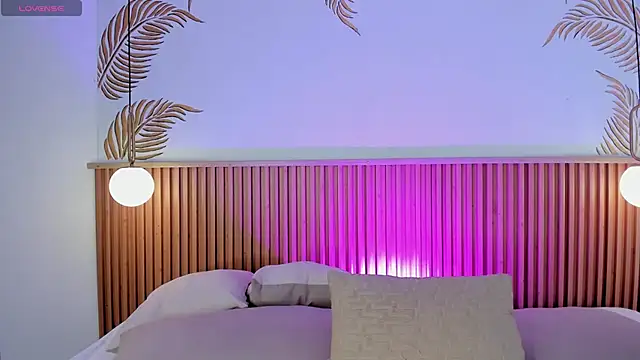 Valleriie  online show from March 15, 2026, 4:03 pm