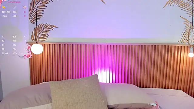 Valleriie  online show from October 31, 2025, 2:02 pm