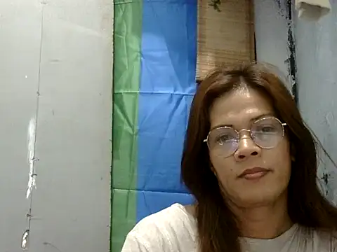 juicycum069 online show from May 12, 2026, 1:02 am