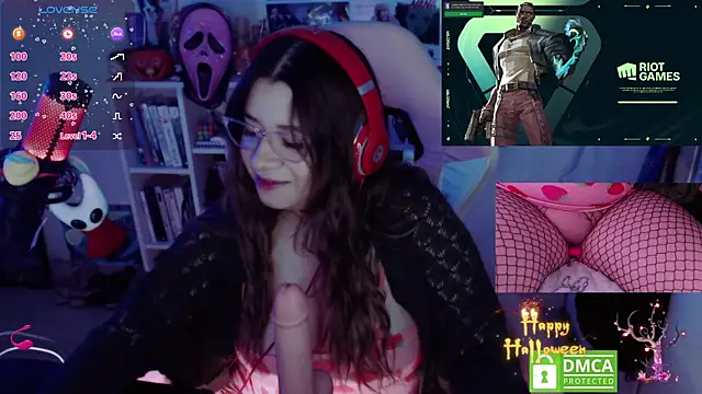 Pink girl0n online show from November 3, 2025, 10:24 pm