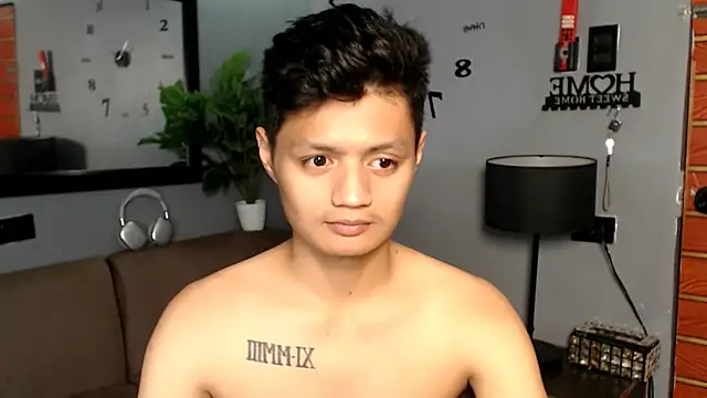 LucasSoYummyy online show from November 18, 2025, 9:56 am