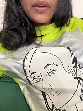 modelnishu online show from October 3, 2025, 12:06 pm