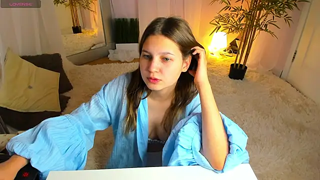 Snapshot of Elle_Ellise chatting on September 10, 2025, 1:15 am Elle Ellise online show from September 10, 2025, 1:15 am