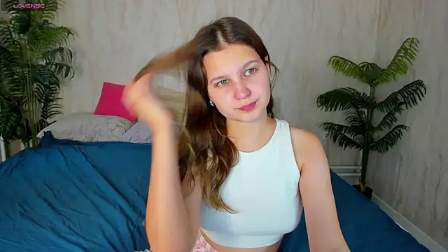 Snapshot of Elle_Ellise chatting on September 13, 2025, 12:43 am Elle Ellise online show from September 13, 2025, 12:43 am