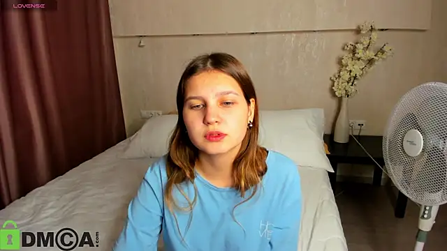 Snapshot of Elle_Ellise chatting on October 2, 2025, 1:20 am Elle Ellise online show from October 2, 2025, 1:20 am