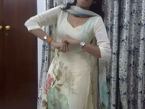 Snapshot of SONIYA_47 chatting on November 26, 2025, 9:04 pm SONIYA 47 online show from November 26, 2025, 9:04 pm