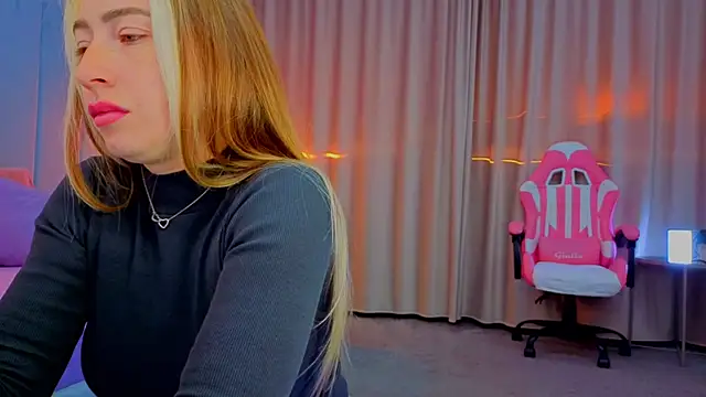 Reina Cummings online show from October 20, 2025, 6:04 am