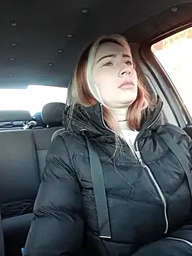 Reina Cummings online show from November 24, 2025, 5:51 am