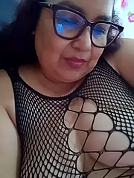 ladytropical1 online show from June 6, 2026, 6:02 pm