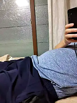 Snapshot of starvingo2002 chatting on December 18, 2025, 8:52 am starvingo2002 online show from December 18, 2025, 8:52 am