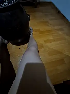 Snapshot of starvingo2002 chatting on November 15, 2025, 3:32 am starvingo2002 online show from November 15, 2025, 3:32 am