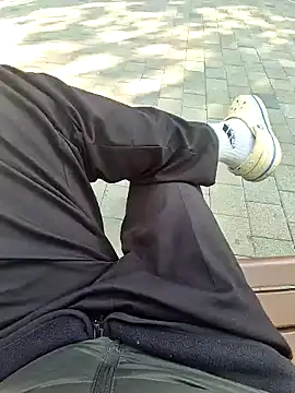 Snapshot of starvingo2002 chatting on November 4, 2025, 2:04 am starvingo2002 online show from November 4, 2025, 2:04 am