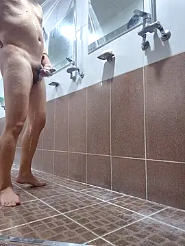 Snapshot of starvingo2002 chatting on November 12, 2025, 3:43 am starvingo2002 online show from November 12, 2025, 3:43 am