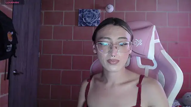 Andrea camilaaa online show from October 7, 2025, 3:46 pm