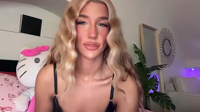 KENNIEXROSE online show from January 8, 2026, 9:43 pm