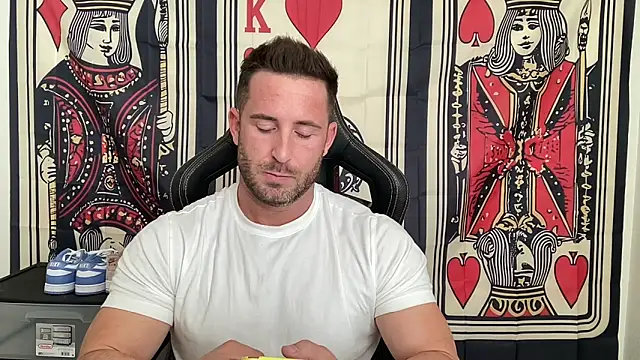 Snapshot of brettmycles28 chatting on November 6, 2025, 5:17 pm brettmycles28 online show from November 6, 2025, 5:17 pm