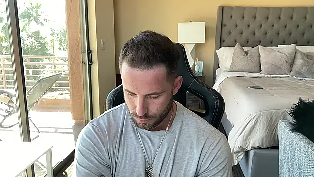 Snapshot of brettmycles28 chatting on October 30, 2025, 5:54 pm brettmycles28 online show from October 30, 2025, 5:54 pm