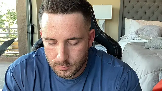 Snapshot of brettmycles28 chatting on November 25, 2025, 9:48 pm brettmycles28 online show from November 25, 2025, 9:48 pm