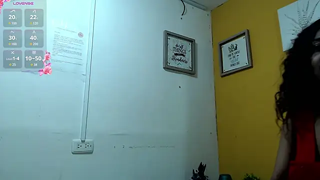 Snapshot of MisRoos chatting on October 18, 2025, 7:38 pm MisRoos online show from October 18, 2025, 7:38 pm