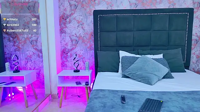 Snapshot of Angelique_Angell chatting on October 8, 2025, 7:47 pm Angelique Angell online show from October 8, 2025, 7:47 pm