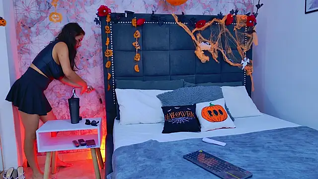 Snapshot of Angelique_Angell chatting on October 25, 2025, 7:47 pm Angelique Angell online show from October 25, 2025, 7:47 pm