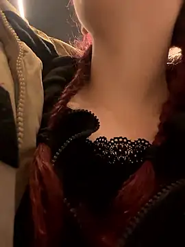 Snapshot of raen001 chatting on March 3, 2026, 9:16 am raen001 online show from March 3, 2026, 9:16 am