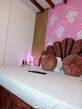 AlissonPeach01 online show from October 17, 2025, 1:57 pm