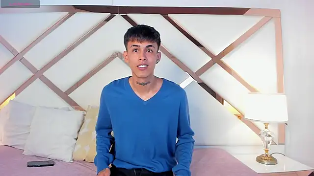 Snapshot of Thiago_twink chatting on September 25, 2025, 12:44 pm Thiago twink online show from September 25, 2025, 12:44 pm