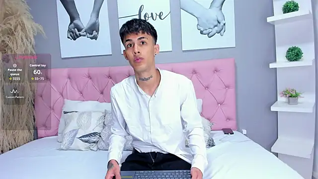 Snapshot of Thiago_twink chatting on September 22, 2025, 1:06 pm Thiago twink online show from September 22, 2025, 1:06 pm