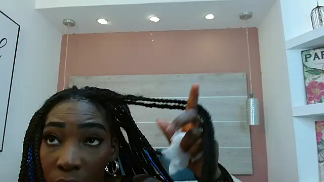 AlexandraCambell online show from April 15, 2026, 7:58 pm