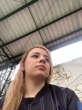 karla-thomsom10 online show from February 15, 2026, 1:21 pm