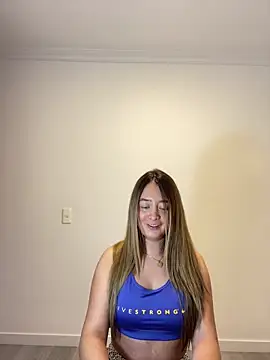 Snapshot of Zara_Ross chatting on October 28, 2025, 8:30 pm Zara Ross online show from October 28, 2025, 8:30 pm