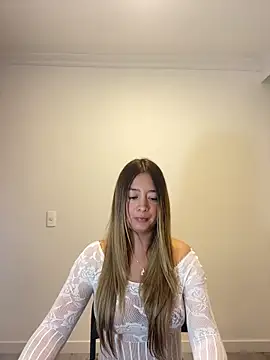 Zara Ross online show from December 23, 2025, 2:33 am