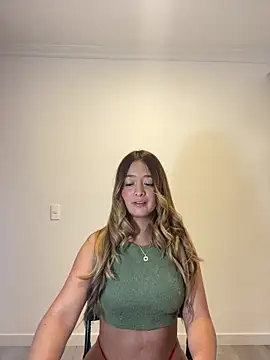 Snapshot of Zara_Ross chatting on December 17, 2025, 2:27 am Zara Ross online show from December 17, 2025, 2:27 am