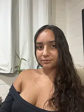 hannahhotwife online show from April 15, 2026, 1:11 am