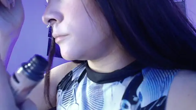 Snapshot of sakuramoss chatting on October 19, 2025, 6:05 am sakuramoss online show from October 19, 2025, 6:05 am