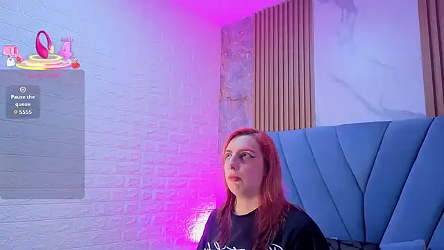 Snapshot of angel__red_ chatting on November 17, 2025, 12:58 am angel red online show from November 17, 2025, 12:58 am